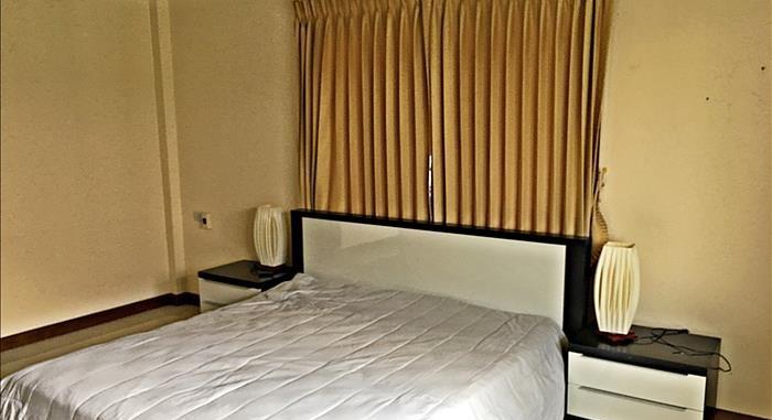 Beautiful 2-storey House with Pool Pattaya Thani, Bang Lamung, Chonburi
